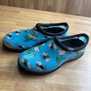 Sloggers Women's Waterproof Rain and Garden Shoes, blue bees print, size 7